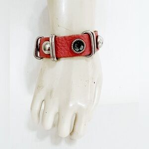 King Star Cuff Bracelet Red Leather Vintage Midnight Gem Gold Tone Button Accent